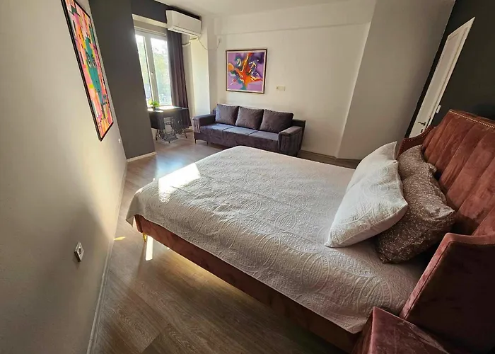 Spacious And Lovely 130m2 Flat Apartment *